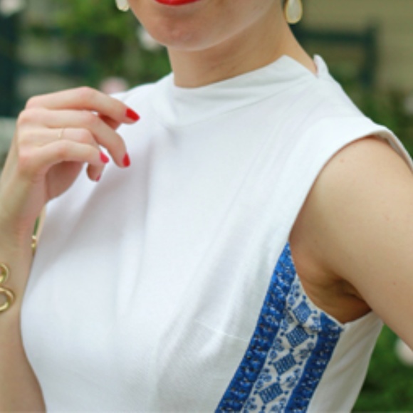 VINTAGE White Dress with Blue Embroidery - Picture 3 of 7